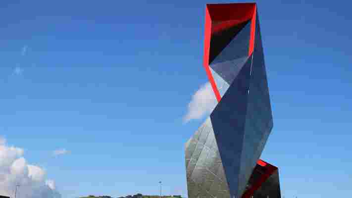Massive Daniel Libeskind Sculpture Breaks New Ground in Ceramics