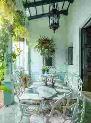 Tour a Designer’s Vibrant 19th-Century Mansion in Mérida, Mexico